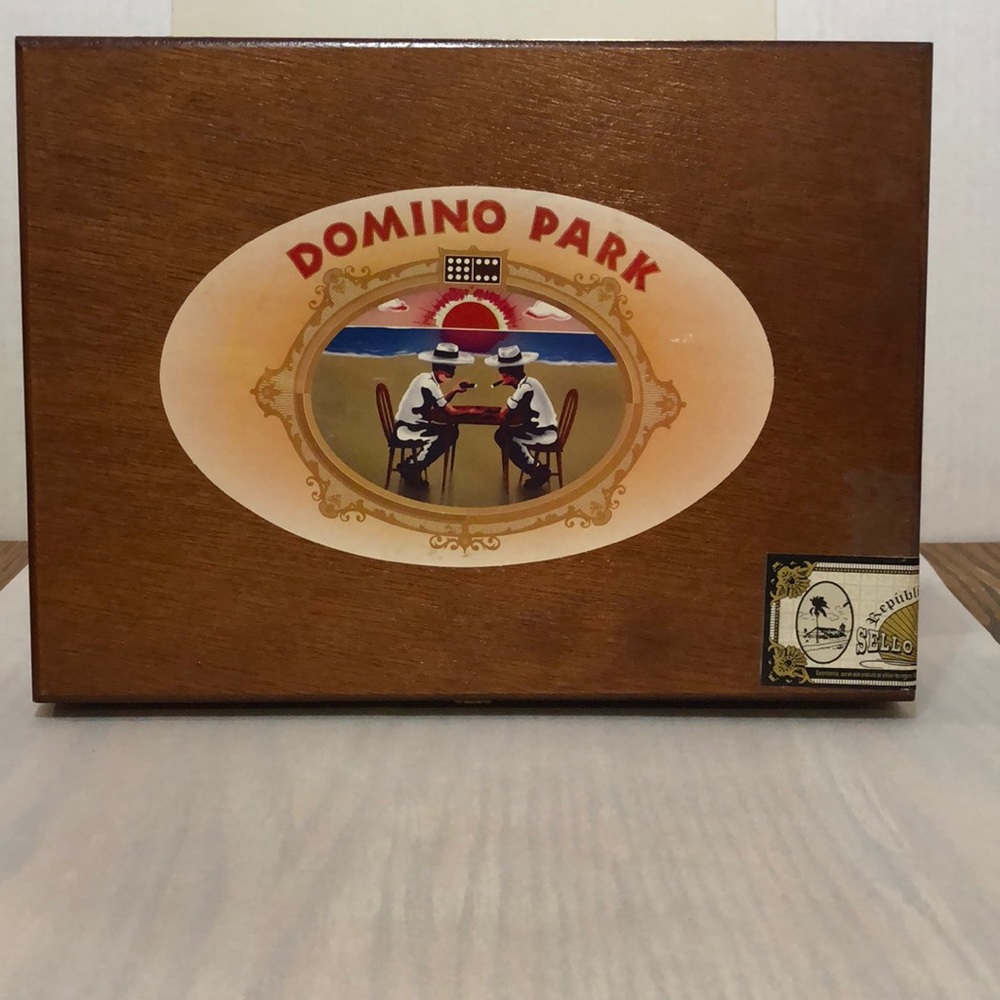 Domino Park Churchill cigar box